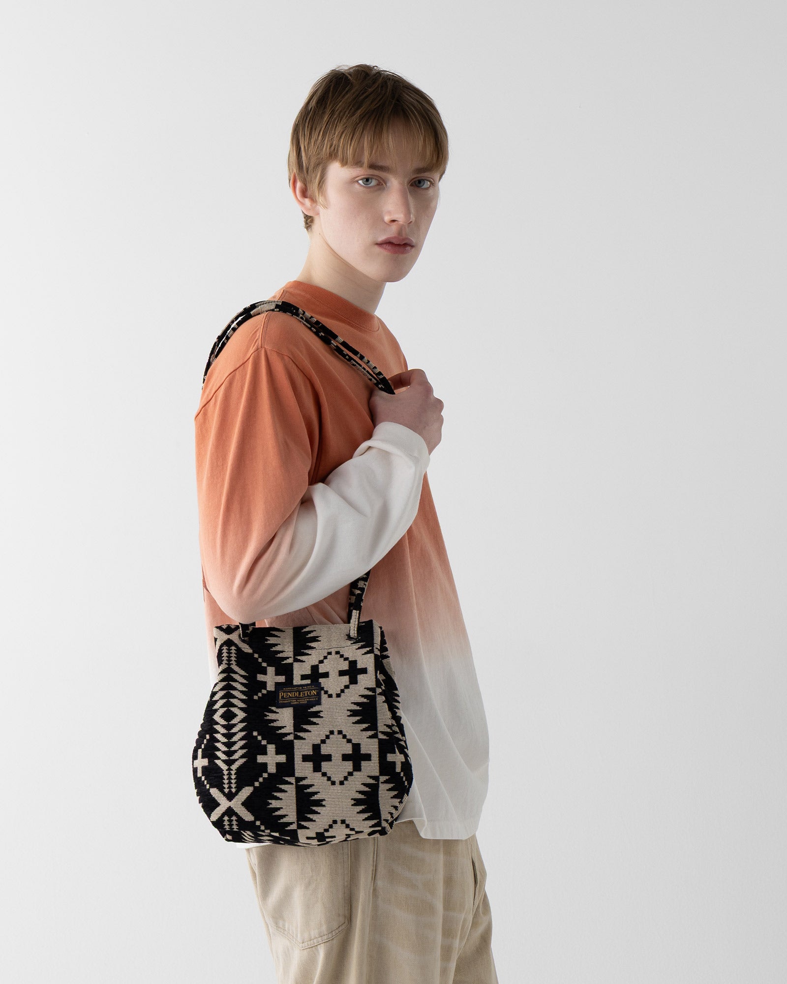 ゴーゲリンズ・バケットバッグ - BLACK