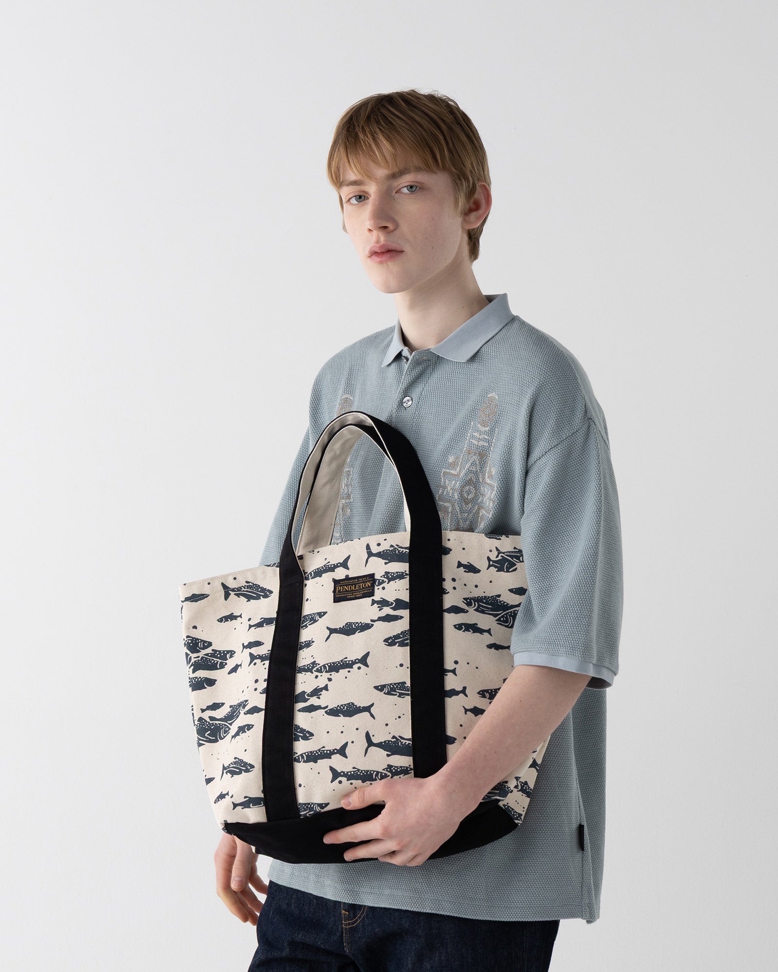 サーモン・キャンバスラージトートバッグ - BLACK