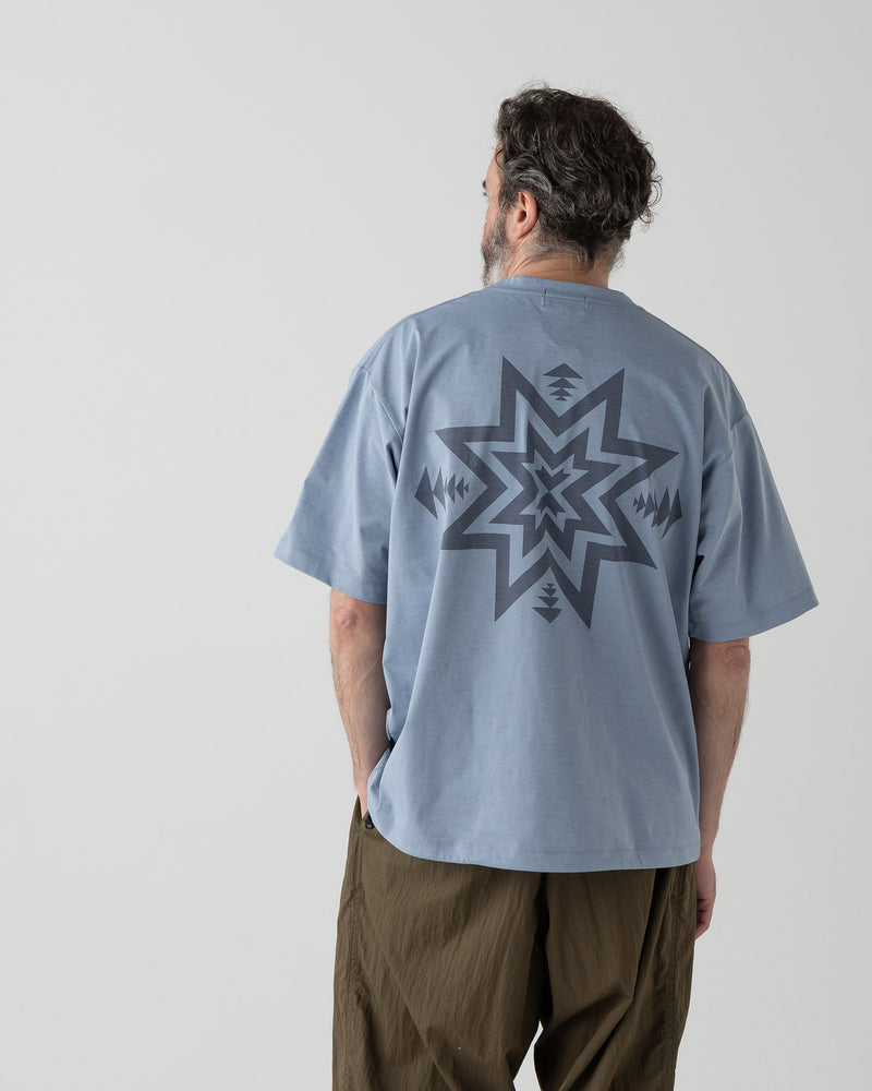 バックプリント 速乾Tシャツ - SLATE BLUE【PLAINS STAR】