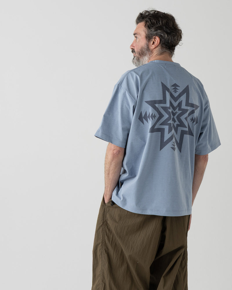 バックプリント 速乾Tシャツ - SLATE BLUE【PLAINS STAR】