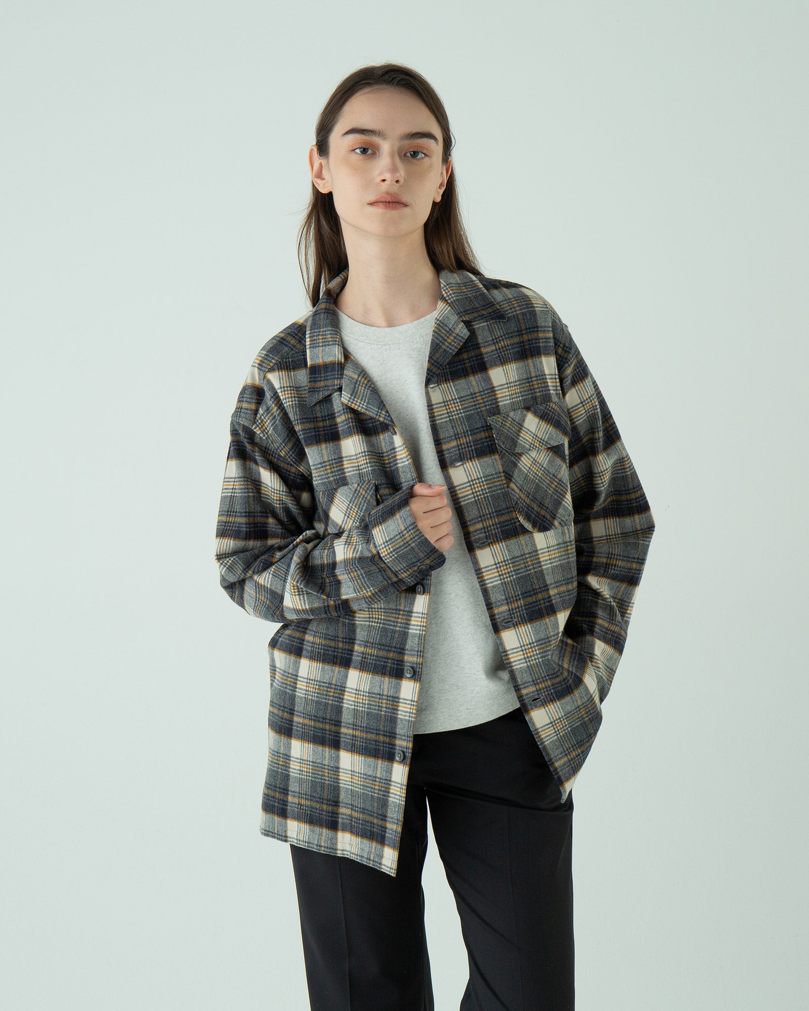 オープンカラーシャツ