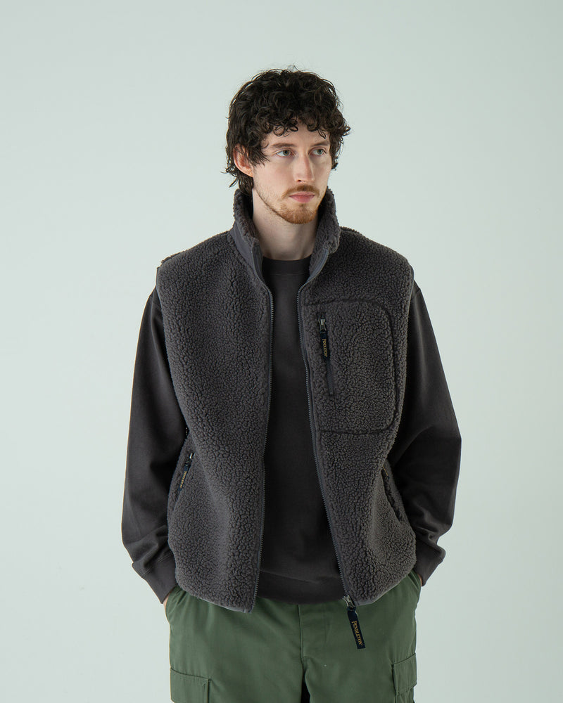 ジャガードボア・スタンドベスト