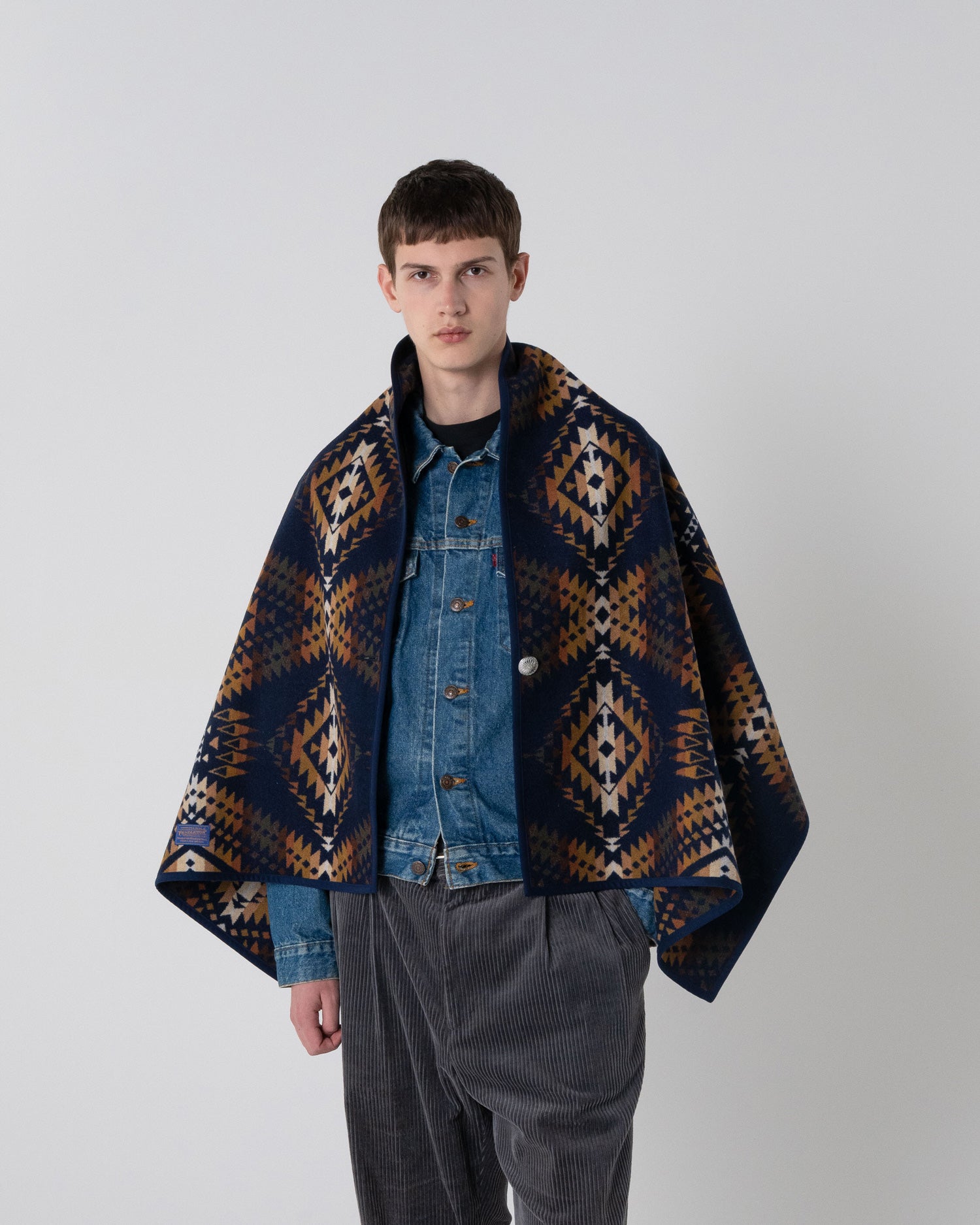 ルルドブランケットポンチョ ウールブランケット ポンチョ – PENDLETON WOOLEN MILLS JAPAN