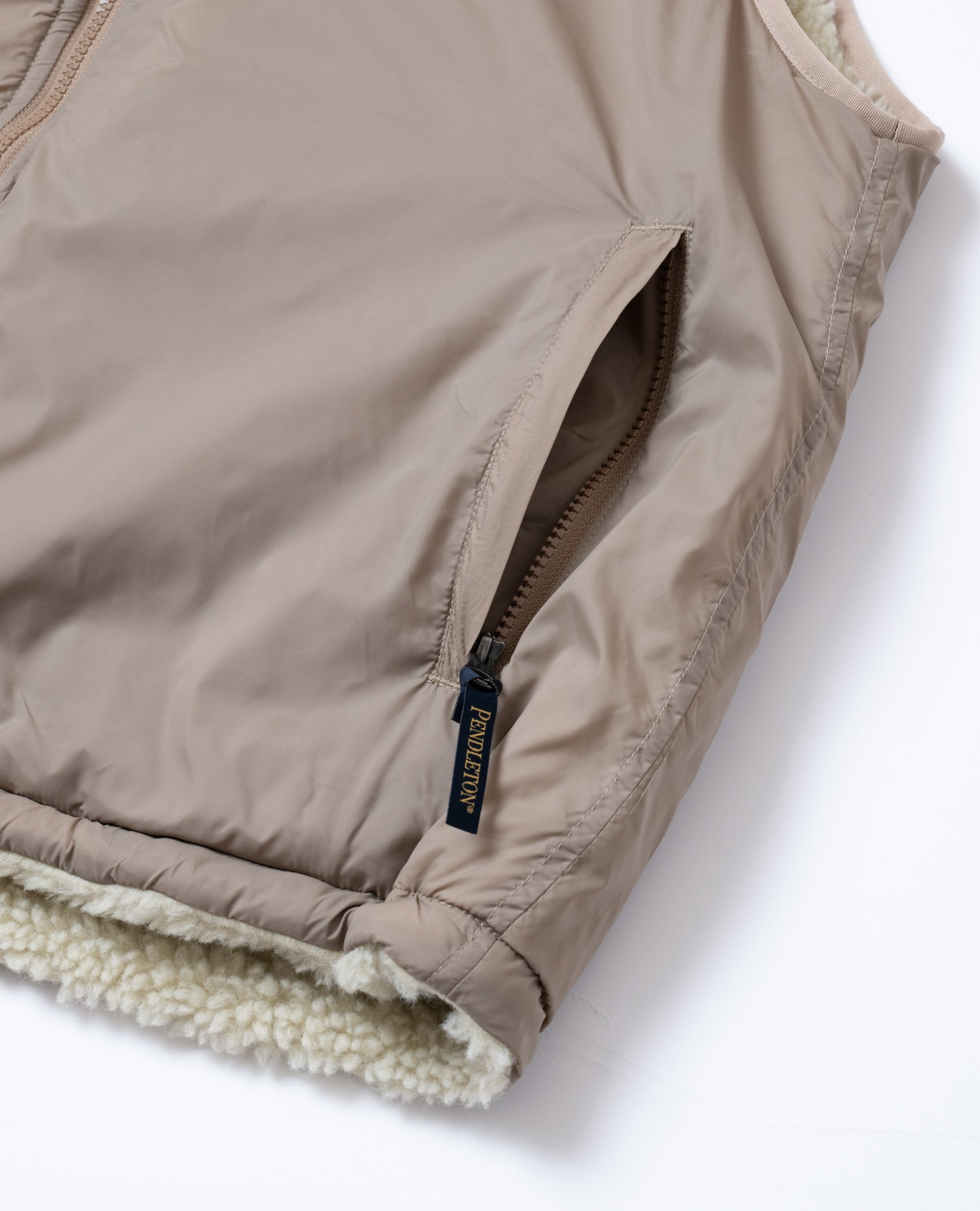リバーシブル ボアナイロンベスト – PENDLETON WOOLEN MILLS JAPAN