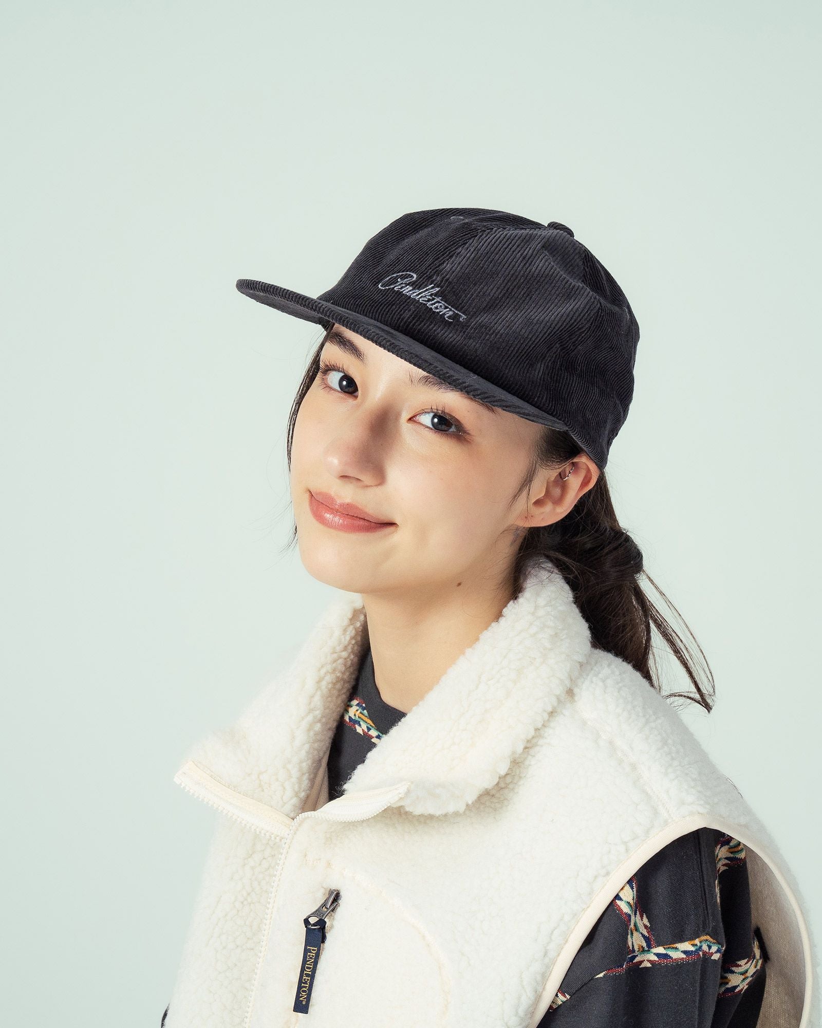 コーデュロイロゴ・エンブロイダリーキャップ